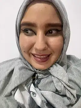 Snapshot of hannahayat chatting on 12/12/24, 03:05 hannahayat online show from 12/12/24, 03:05