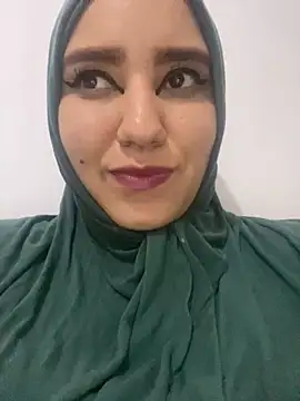 Snapshot of hannahayat chatting on 12/13/24, 02:05 hannahayat online show from 12/13/24, 02:05
