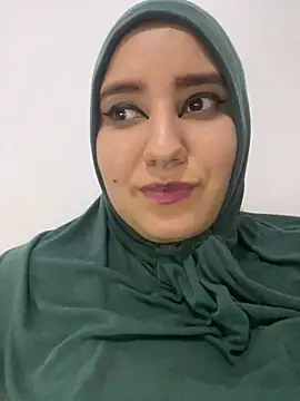 Snapshot of hannahayat chatting on 12/13/24, 05:10 hannahayat online show from 12/13/24, 05:10