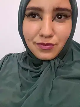 Snapshot of hannahayat chatting on 12/19/24, 07:51 hannahayat online show from 12/19/24, 07:51