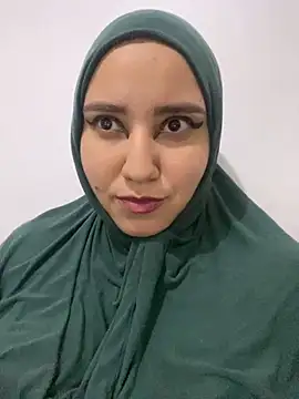 Snapshot of hannahayat chatting on 01/18/25, 11:00 hannahayat online show from 01/18/25, 11:00