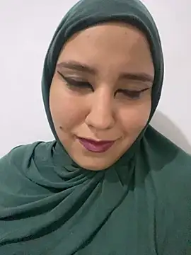 Snapshot of hannahayat chatting on 01/29/25, 01:27 hannahayat online show from 01/29/25, 01:27