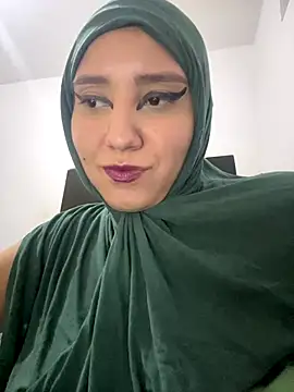 Snapshot of hannahayat chatting on 10/14/25, 11:27 hannahayat online show from 10/14/25, 11:27