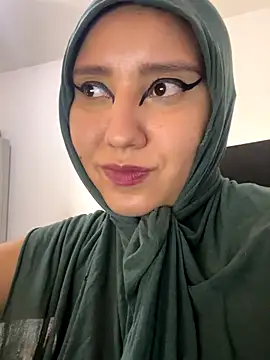 hannahayat online show from 11/13/25, 02:38