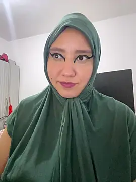 hannahayat online show from 11/21/25, 01:48