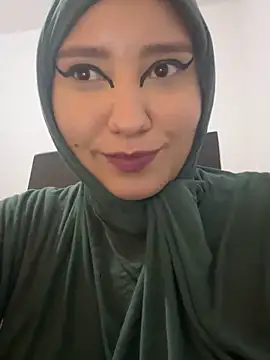 hannahayat online show from 11/23/25, 02:39