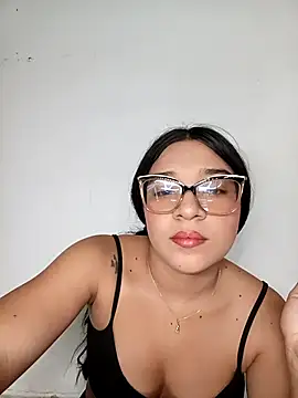 -VICKKY online show from 10/23/25, 04:23