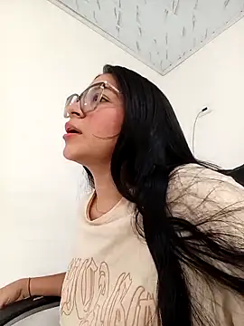 -VICKKY online show from 11/06/25, 01:12