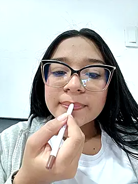 -VICKKY online show from 12/20/25, 02:02