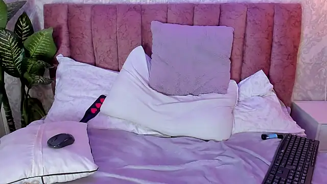 Snapshot of tiffany_becker chatting on 01/21/25, 02:00 tiffany becker online show from 01/21/25, 02:00