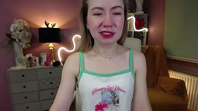 Snapshot of Mia_Tasty chatting on 12/28/24, 07:22 Mia Tasty online show from 12/28/24, 07:22