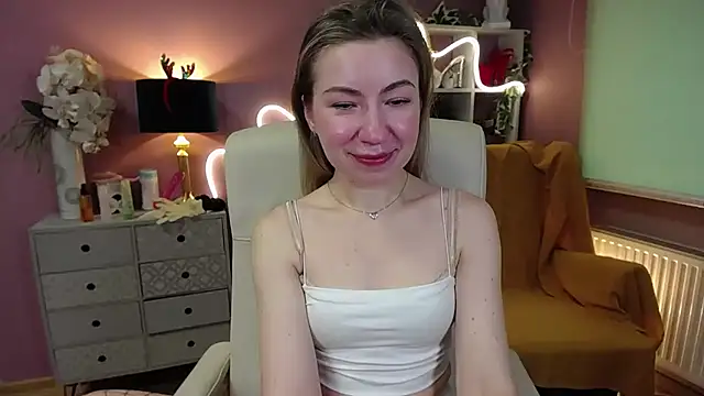 Snapshot of Mia_Tasty chatting on 01/05/25, 10:43 Mia Tasty online show from 01/05/25, 10:43