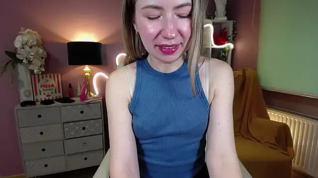 Snapshot of Mia_Tasty chatting on 01/23/25, 10:43 Mia Tasty online show from 01/23/25, 10:43