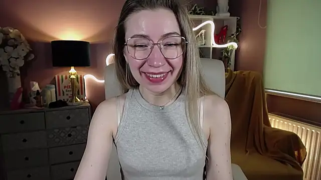 Snapshot of Mia_Tasty chatting on 02/03/25, 10:47 Mia Tasty online show from 02/03/25, 10:47