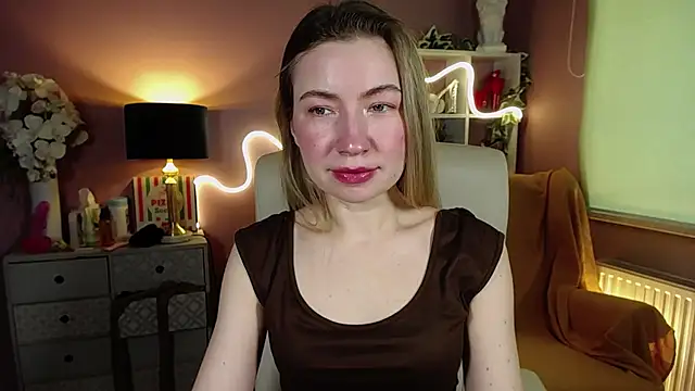 Snapshot of Mia_Tasty chatting on 02/16/25, 11:05 Mia Tasty online show from 02/16/25, 11:05
