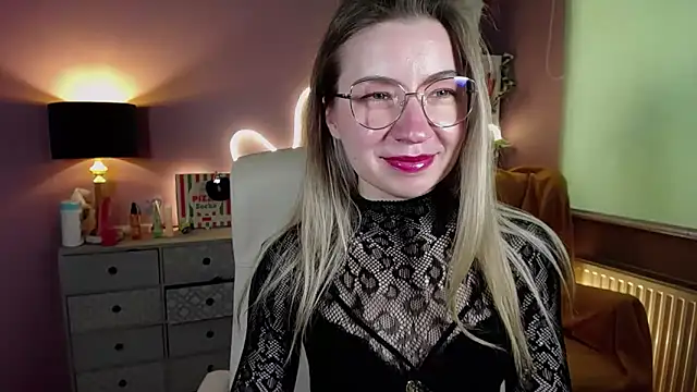 Snapshot of Mia_Tasty chatting on 03/20/25, 11:05 Mia Tasty online show from 03/20/25, 11:05