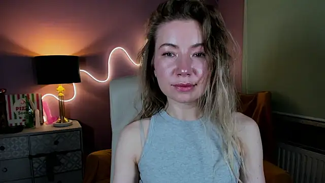 Mia Tasty online show from 11/09/25, 02:59