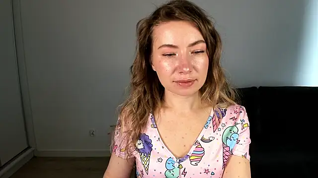 Mia Tasty online show from 04/23/26, 01:24