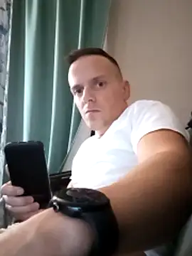 Snapshot of Rollinhard6969 chatting on 03/28/26, 01:00 Rollinhard6969 online show from 03/28/26, 01:00