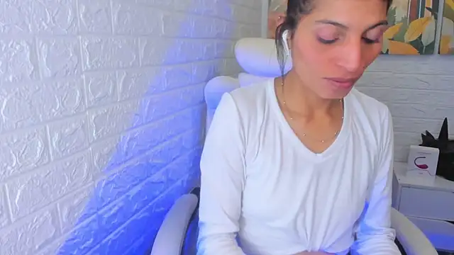 Snapshot of ImCrazzy chatting on 02/13/25, 01:37 ImCrazzy online show from 02/13/25, 01:37