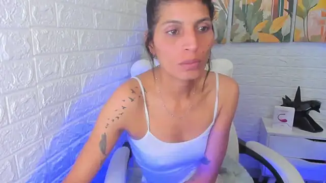 Snapshot of ImCrazzy chatting on 02/13/25, 04:39 ImCrazzy online show from 02/13/25, 04:39