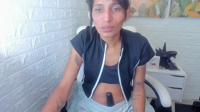 Snapshot of ImCrazzy chatting on 02/26/25, 05:39 ImCrazzy online show from 02/26/25, 05:39