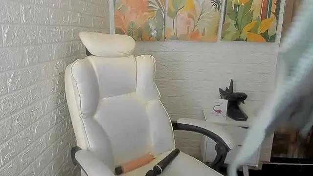 Snapshot of ImCrazzy chatting on 03/10/25, 02:05 ImCrazzy online show from 03/10/25, 02:05