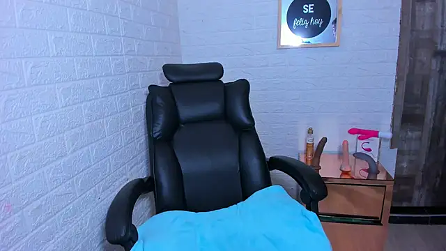 Snapshot of ImCrazzy chatting on 11/08/25, 04:18 ImCrazzy online show from 11/08/25, 04:18