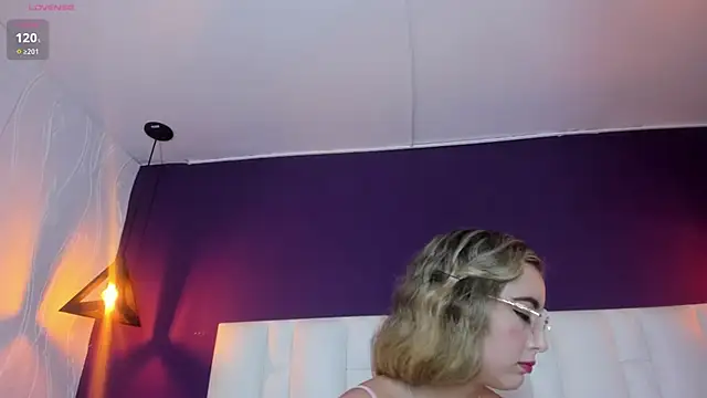 Snapshot of Antonella-Ray chatting on 02/01/25, 04:54 Antonella-Ray online show from 02/01/25, 04:54