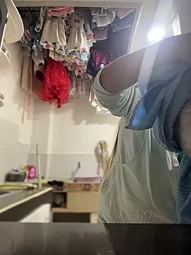 Emiily lee online show from 11/29/25, 03:42