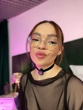 Snapshot of AnaWest chatting on 01/28/25, 12:00 AnaWest online show from 01/28/25, 12:00