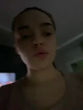 Snapshot of AnaWest chatting on 02/01/25, 09:29 AnaWest online show from 02/01/25, 09:29