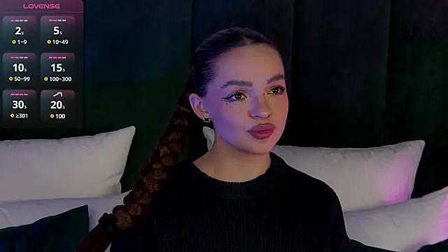 Snapshot of AnaWest chatting on 02/20/25, 09:22 AnaWest online show from 02/20/25, 09:22