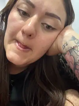 Snapshot of Sofiawilson_ chatting on 12/20/25, 11:45 Sofiawilson online show from 12/20/25, 11:45