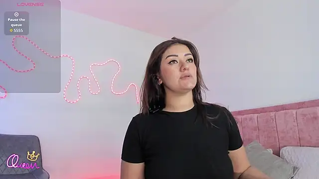 Sofiawilson  online show from 04/23/26, 05:15