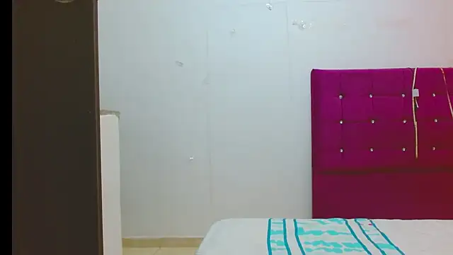 chantalsemenova1 online show from 09/19/25, 02:29