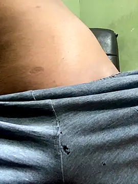 hottbooyy online show from 12/04/25, 08:23