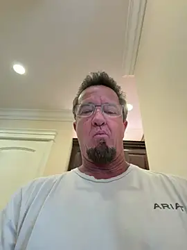 Snapshot of sluttydylan chatting on 06/26/26, 09:52 sluttydylan online show from 06/26/26, 09:52