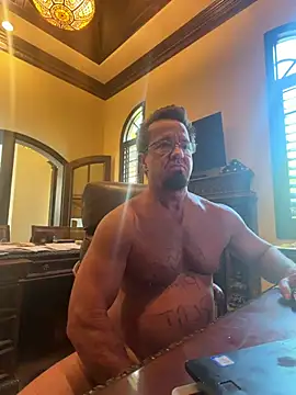 Snapshot of sluttydylan chatting on 07/17/26, 05:40 sluttydylan online show from 07/17/26, 05:40