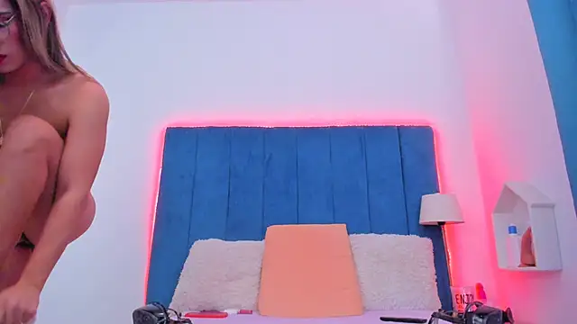 Camiiniieves online show from 12/15/24, 02:52