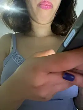 Snapshot of farah-36 chatting on 01/26/25, 06:48 farah-36 online show from 01/26/25, 06:48