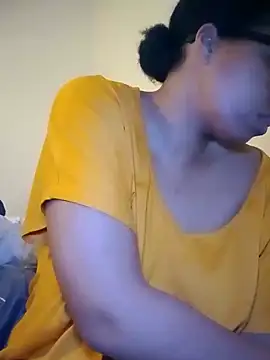 Snapshot of madamsensuale chatting on 02/05/25, 02:08 madamsensuale online show from 02/05/25, 02:08