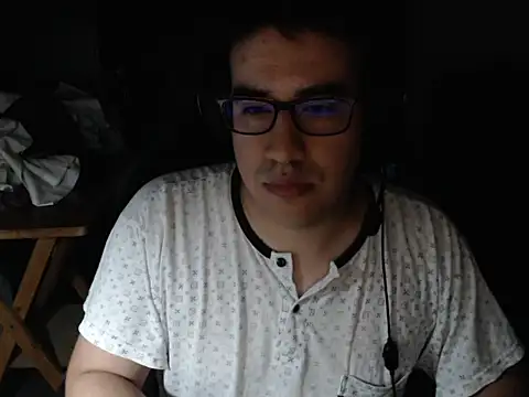 thealfawolf01 online show from 03/18/25, 12:16