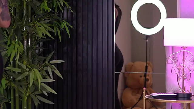 Snapshot of AishaDevoe chatting on 01/31/25, 04:59 AishaDevoe online show from 01/31/25, 04:59