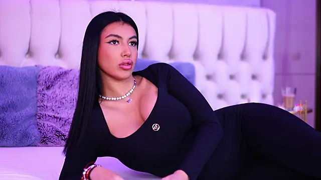 Snapshot of AishaDevoe chatting on 03/02/25, 07:45 AishaDevoe online show from 03/02/25, 07:45