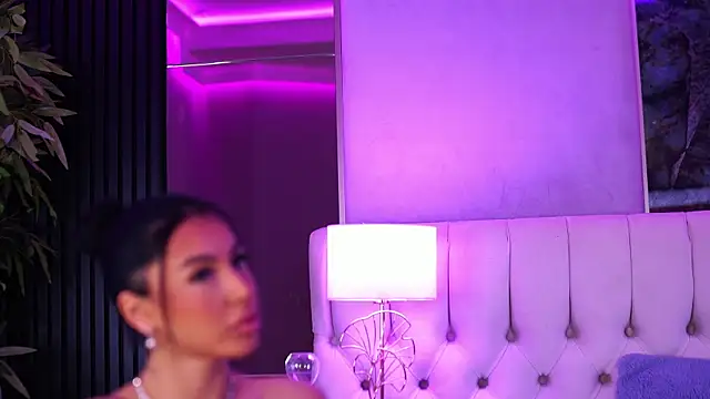 Snapshot of AishaDevoe chatting on 03/08/25, 07:09 AishaDevoe online show from 03/08/25, 07:09