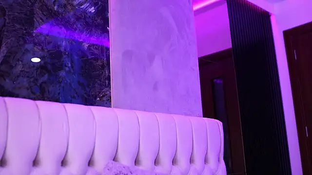 Snapshot of AishaDevoe chatting on 03/10/25, 04:38 AishaDevoe online show from 03/10/25, 04:38