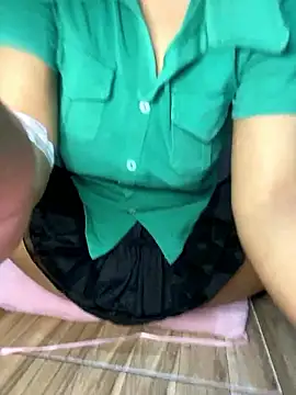 Snapshot of Sofia_xx2 chatting on 12/09/24, 08:11 Sofia xx2 online show from 12/09/24, 08:11