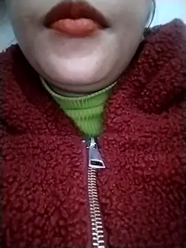 Snapshot of Sofia_xx2 chatting on 12/27/24, 09:50 Sofia xx2 online show from 12/27/24, 09:50