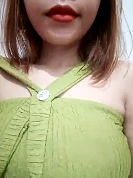 Snapshot of Sofia_xx2 chatting on 01/04/25, 07:03 Sofia xx2 online show from 01/04/25, 07:03